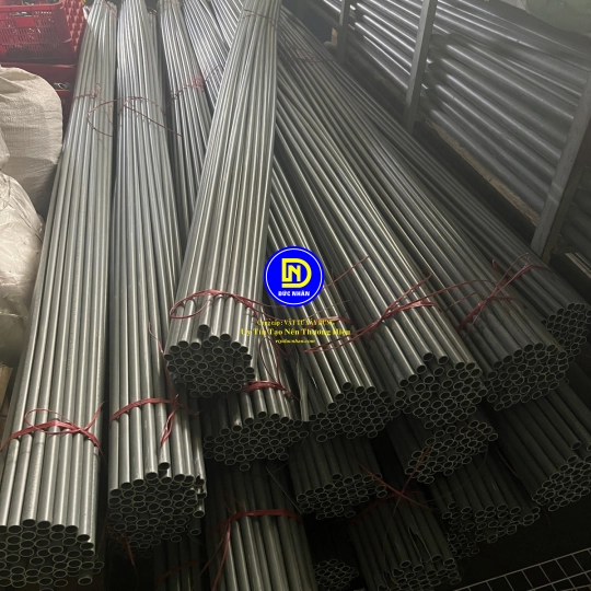 Ống PVC D21 - Luồn ty