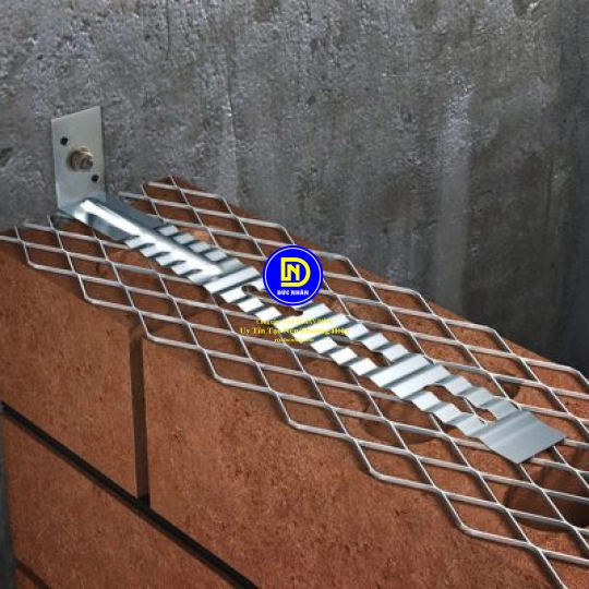 Thép râu tường 240x40x23mm